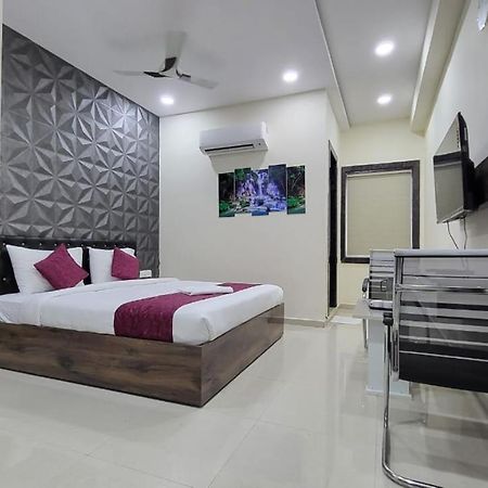 Hotel Vaishnavi Grand Mirialguda Luaran gambar