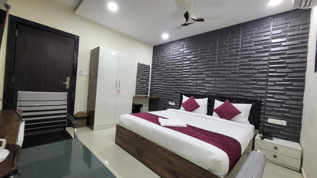 Hotel Vaishnavi Grand Mirialguda Luaran gambar