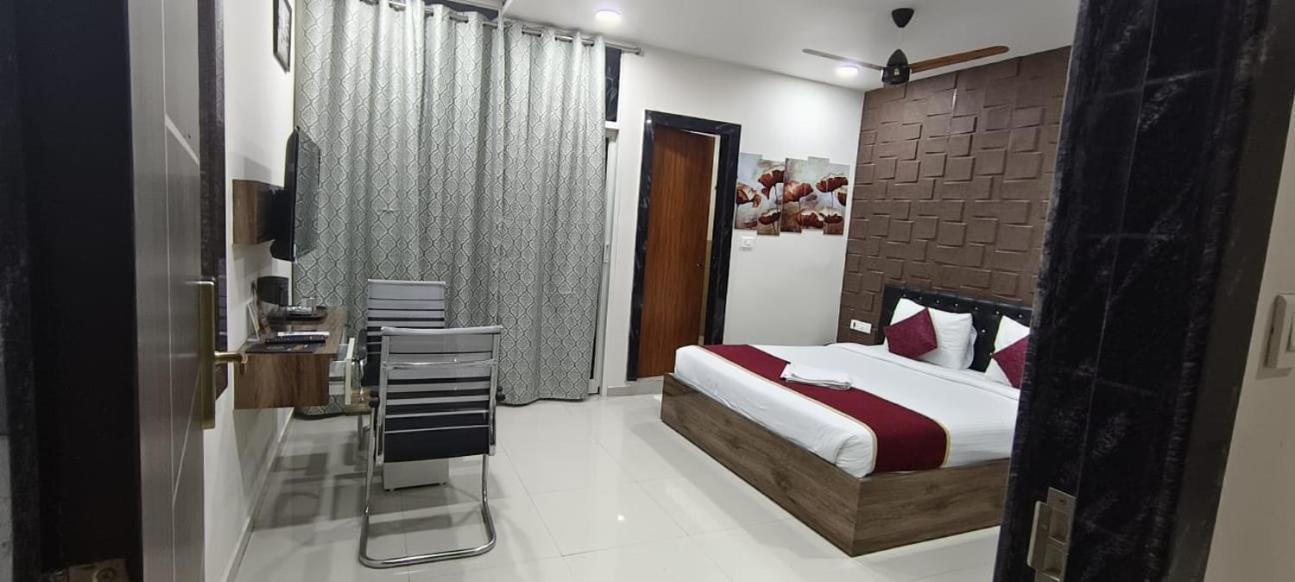 Hotel Vaishnavi Grand Mirialguda Luaran gambar