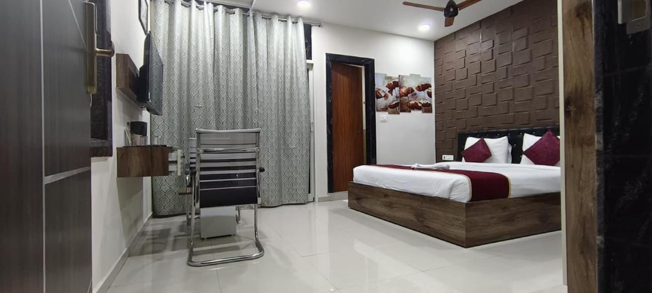 Hotel Vaishnavi Grand Mirialguda Luaran gambar