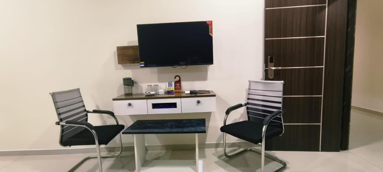 Hotel Vaishnavi Grand Mirialguda Luaran gambar