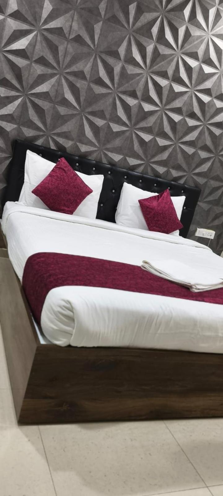 Hotel Vaishnavi Grand Mirialguda Luaran gambar